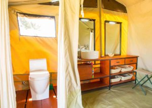 thorn tree camp, serengeti, tanzania