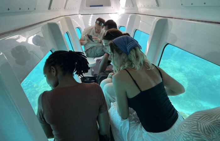 Semi-submarine Tour Zanzibar